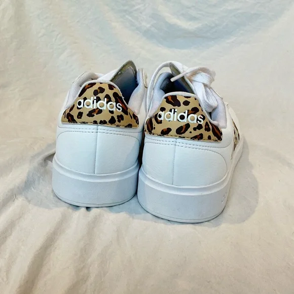 🌹 Adidas Grand Court 2.0 Leopard Print Sneakers - 7.5 - Picture 4 of 9